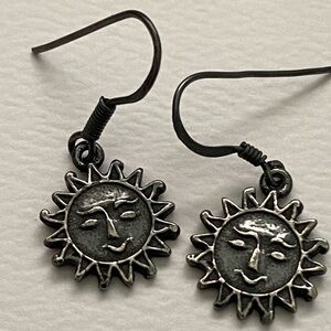 925 Sterling Silver Oxidized Effect Sun Face Drop Earings